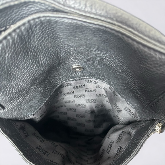 Authentic Michael Kors Double Zip Pebbled Leather Hobo Bag w/ COA - Picture 12 of 15